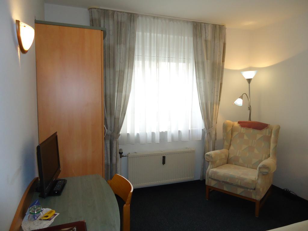 Hotel Central Oberursel Exterior foto